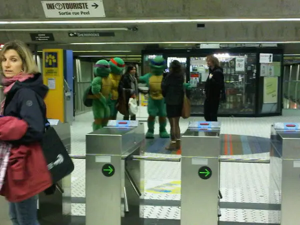 Ninja Turtles at metro station 33 Ninja Turtles at metro station 33