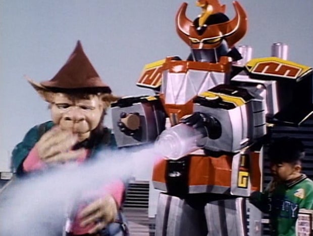 Unpopular Opinion: Hasbro's Lightning Collection Wave 8 should include that random little boy standing behind the Megazord in the Mr. Ticklesneezer episode 10