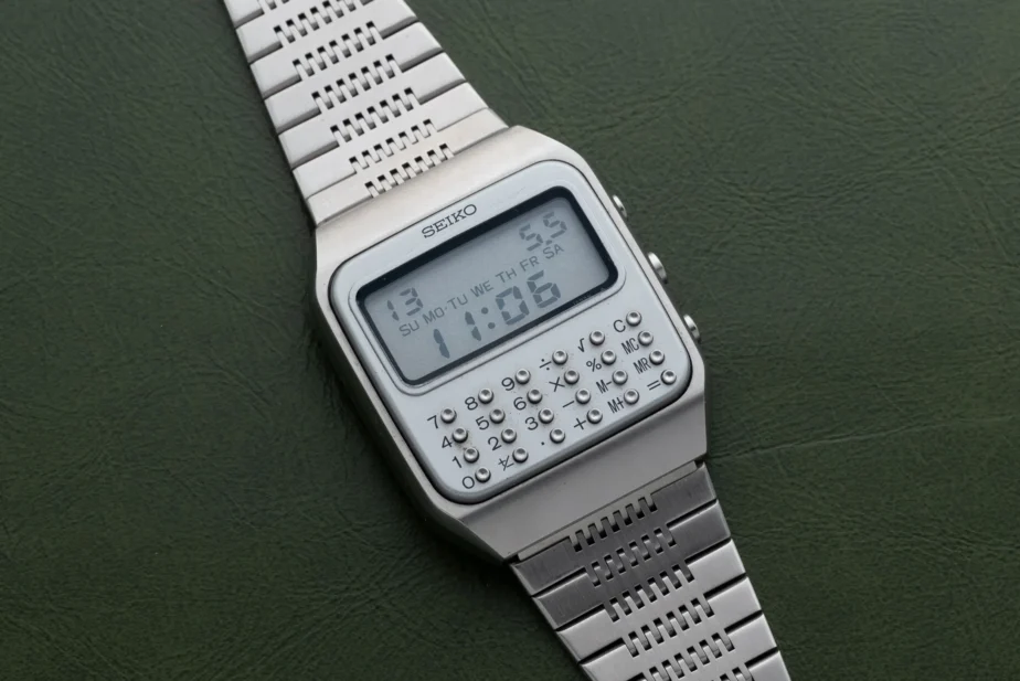 Calculator Watches in the 90s: The Ultimate Nerd Status Symbol 1 Calculator Watches in the 90s: The Ultimate Nerd Status Symbol 1