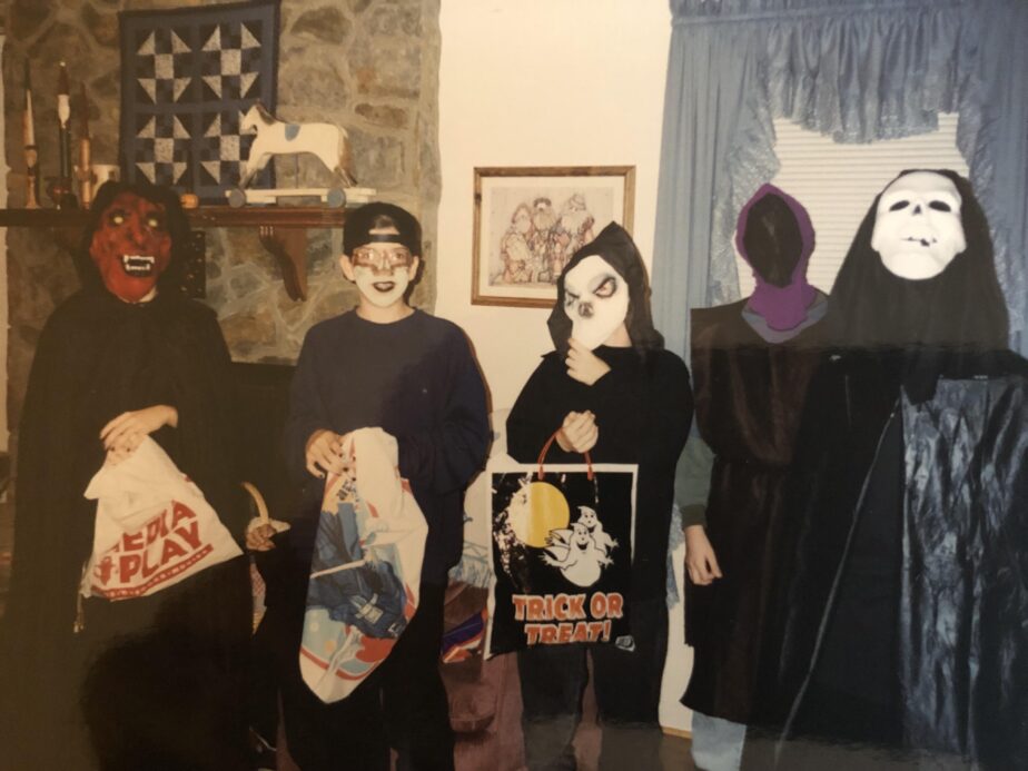 Halloween in the 90s: A Nostalgic Look Back at the Spookiest Decade 4 Halloween in the 90s: A Nostalgic Look Back at the Spookiest Decade 4