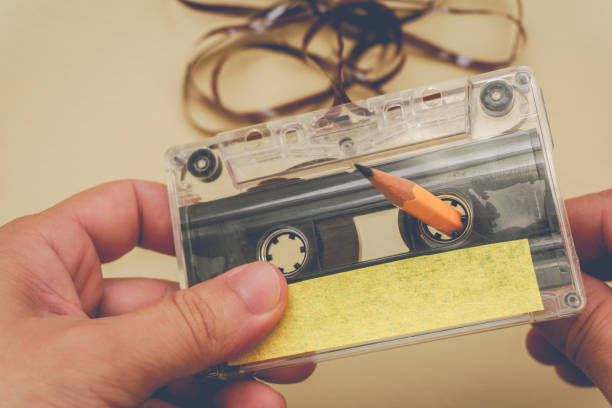 Rewinding Cassettes with a Pen: A Nostalgic 90s Hack 4