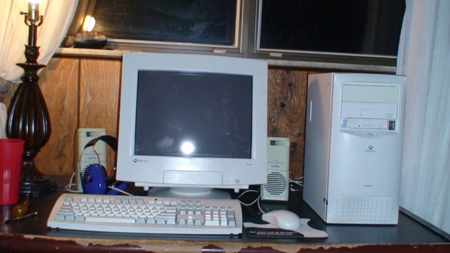 Things 90s Kids Did That Would Totally Confuse Gen Z 7 Things 90s Kids Did That Would Totally Confuse Gen Z 6