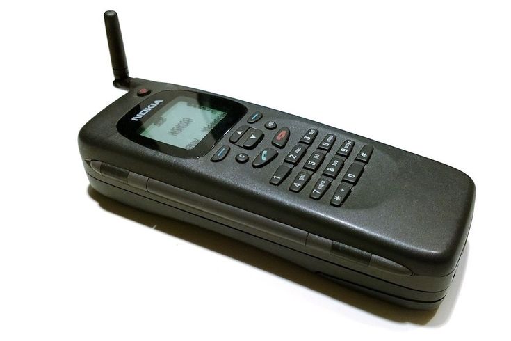 Before Smartphones: The Revolutionary Nokia 9000 Communicator 2 Before Smartphones: The Revolutionary Nokia 9000 Communicator 2