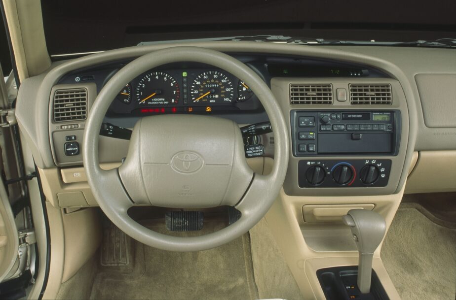 The Million-Mile Machine? A Look Back at the Legendary Toyota Avalon 2 The Million-Mile Machine? A Look Back at the Legendary Toyota Avalon 2