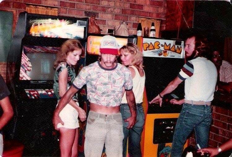 Before Discord & Game Nights: Remembering the Magic of 90s Arcade Meetups 2 Before Discord & Game Nights: Remembering the Magic of 90s Arcade Meetups 2